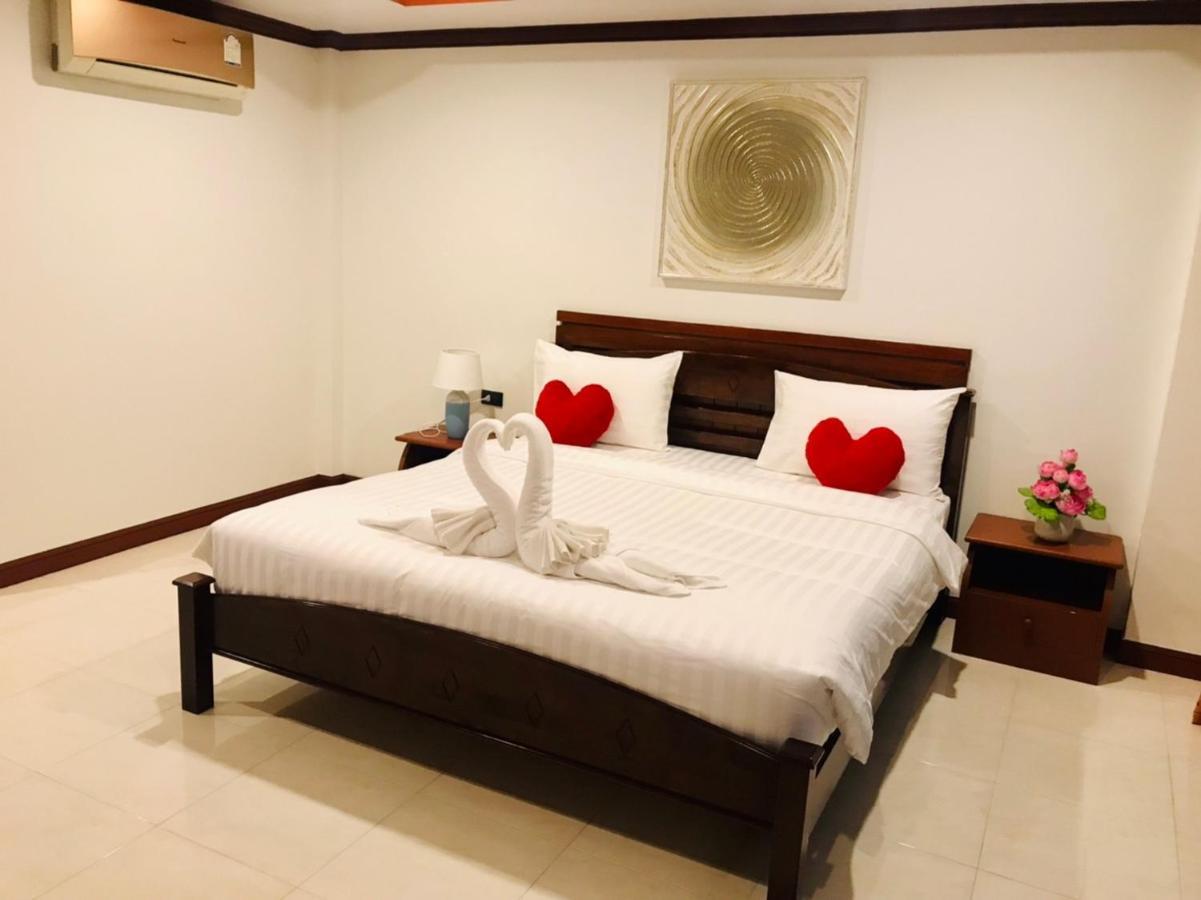 Benetti House Hostel Patong Екстериор снимка