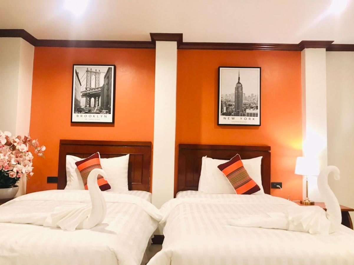 Benetti House Hostel Patong Екстериор снимка