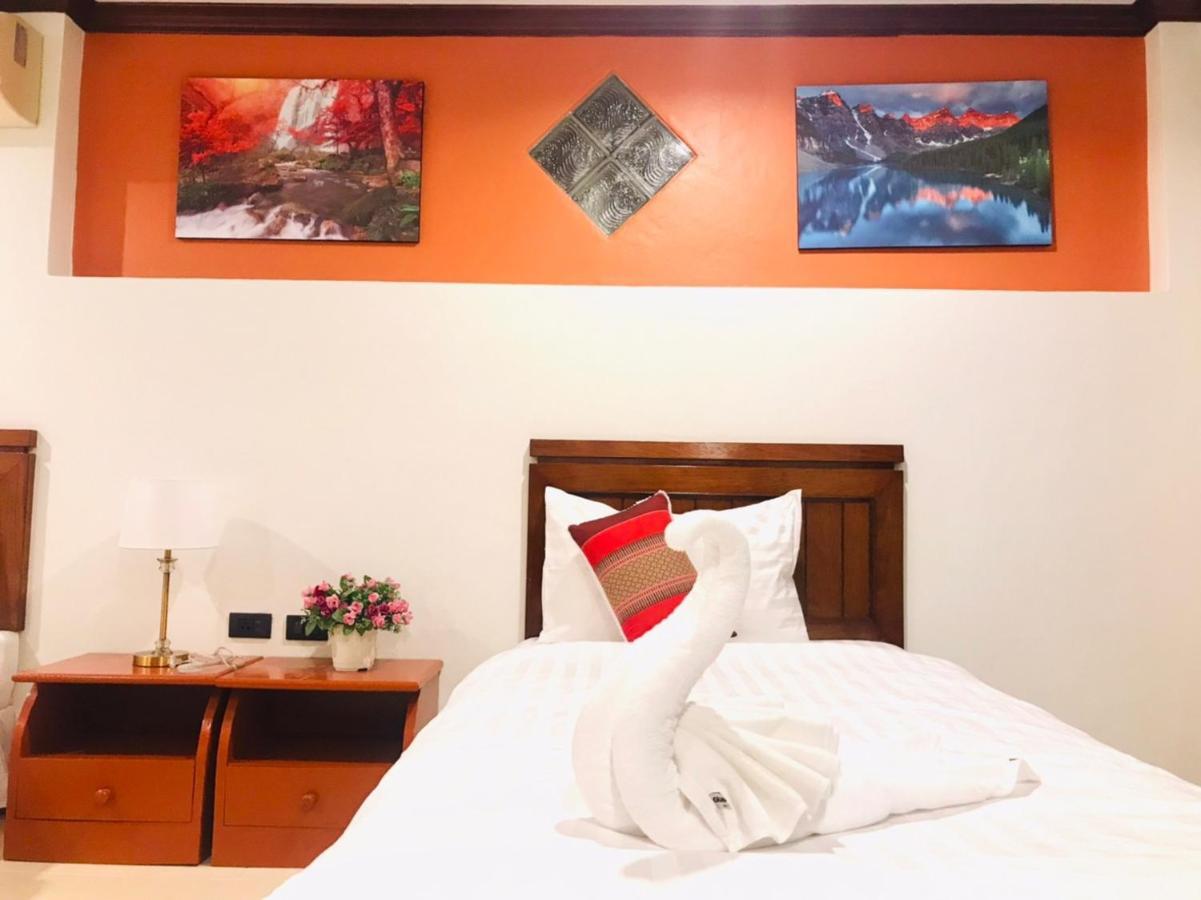 Benetti House Hostel Patong Екстериор снимка