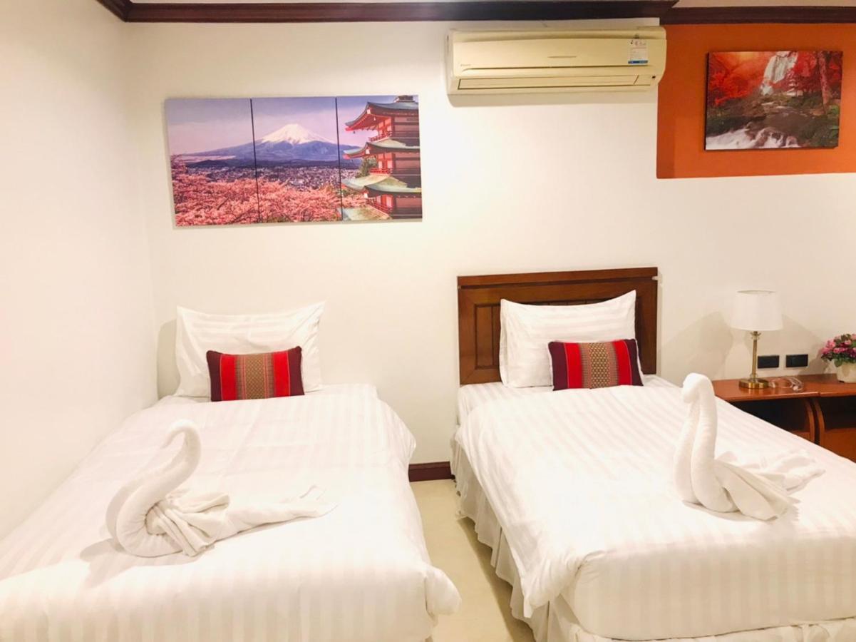 Benetti House Hostel Patong Екстериор снимка