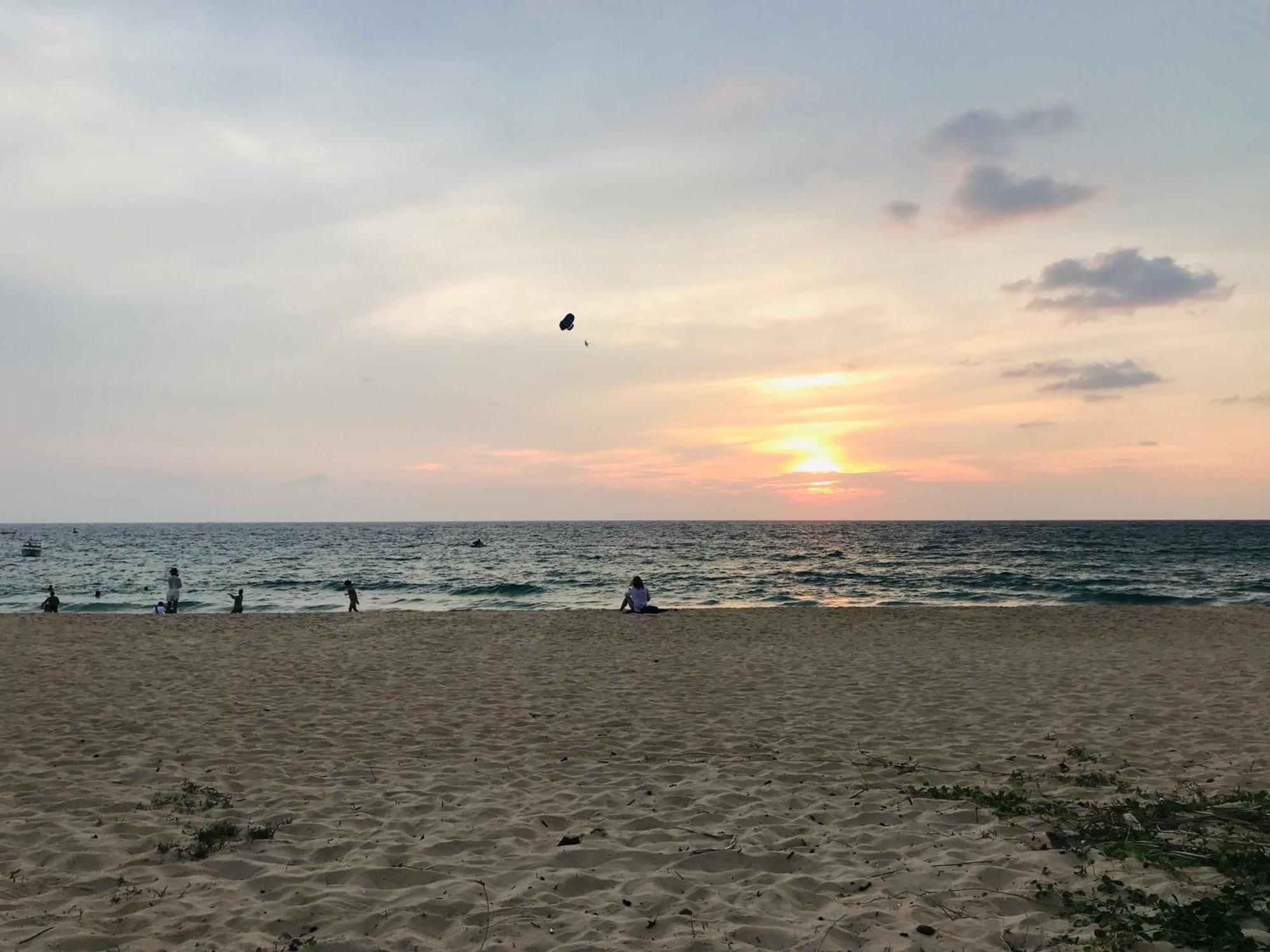 Benetti House Hostel Patong Екстериор снимка