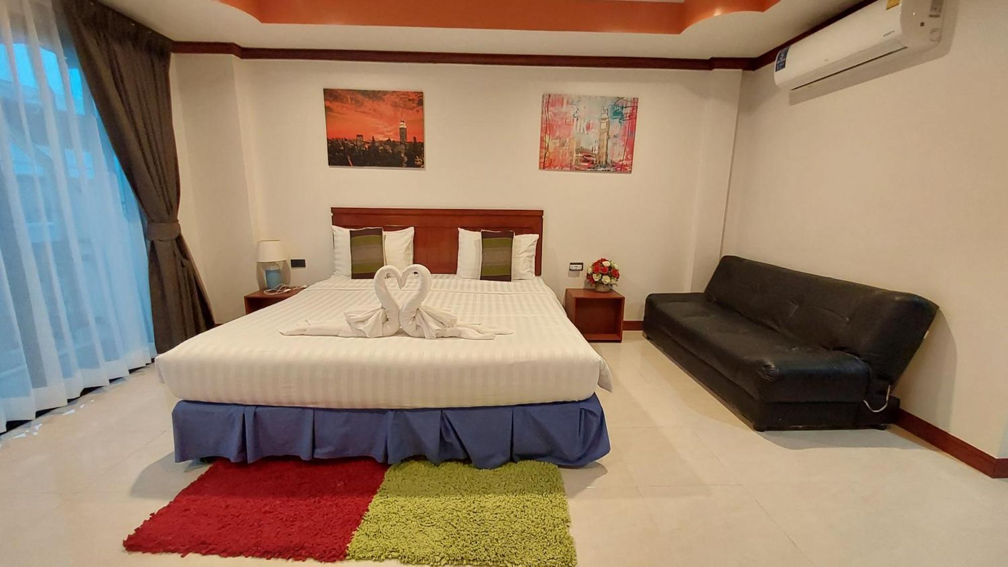 Benetti House Hostel Patong Екстериор снимка