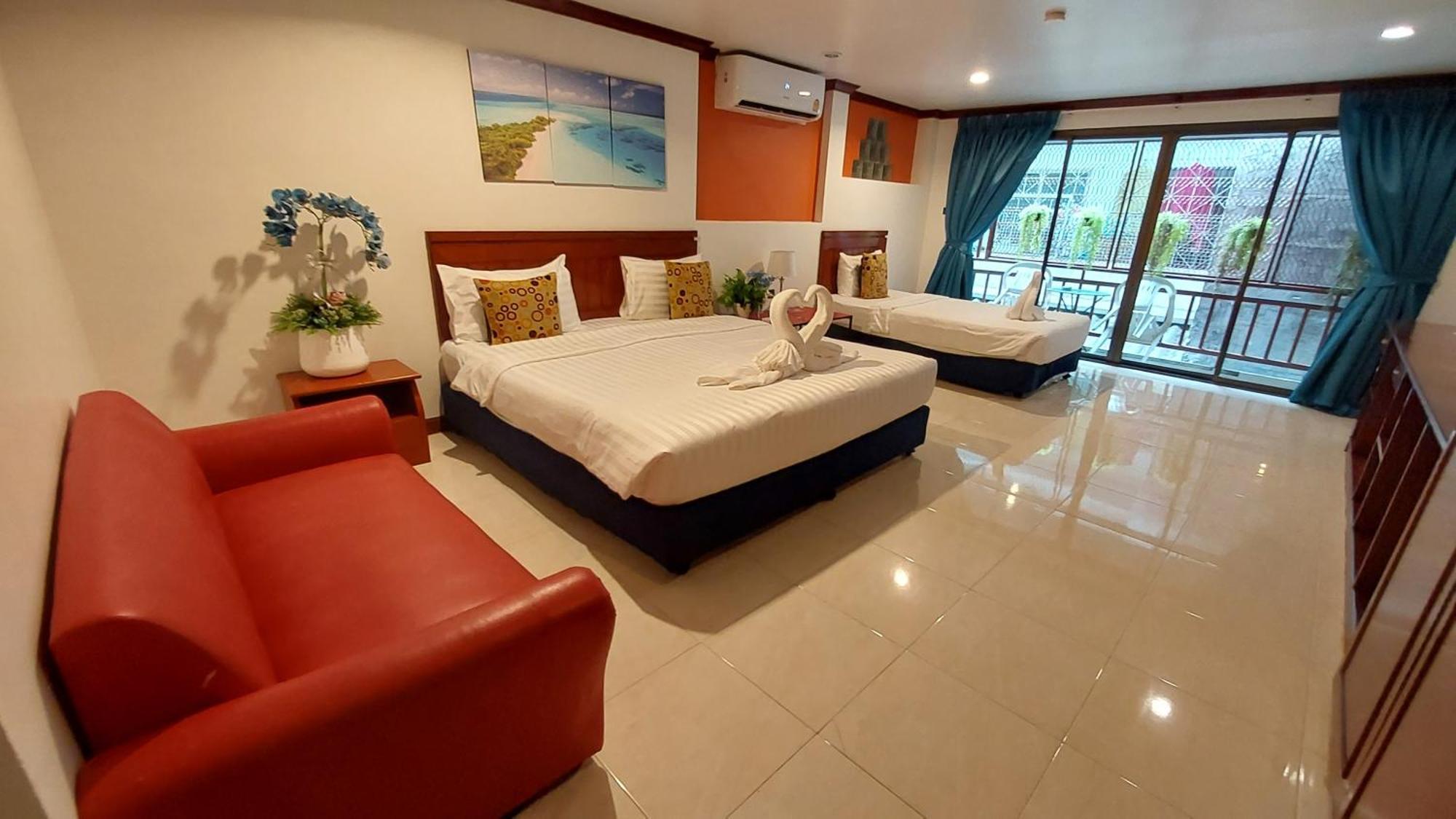 Benetti House Hostel Patong Екстериор снимка