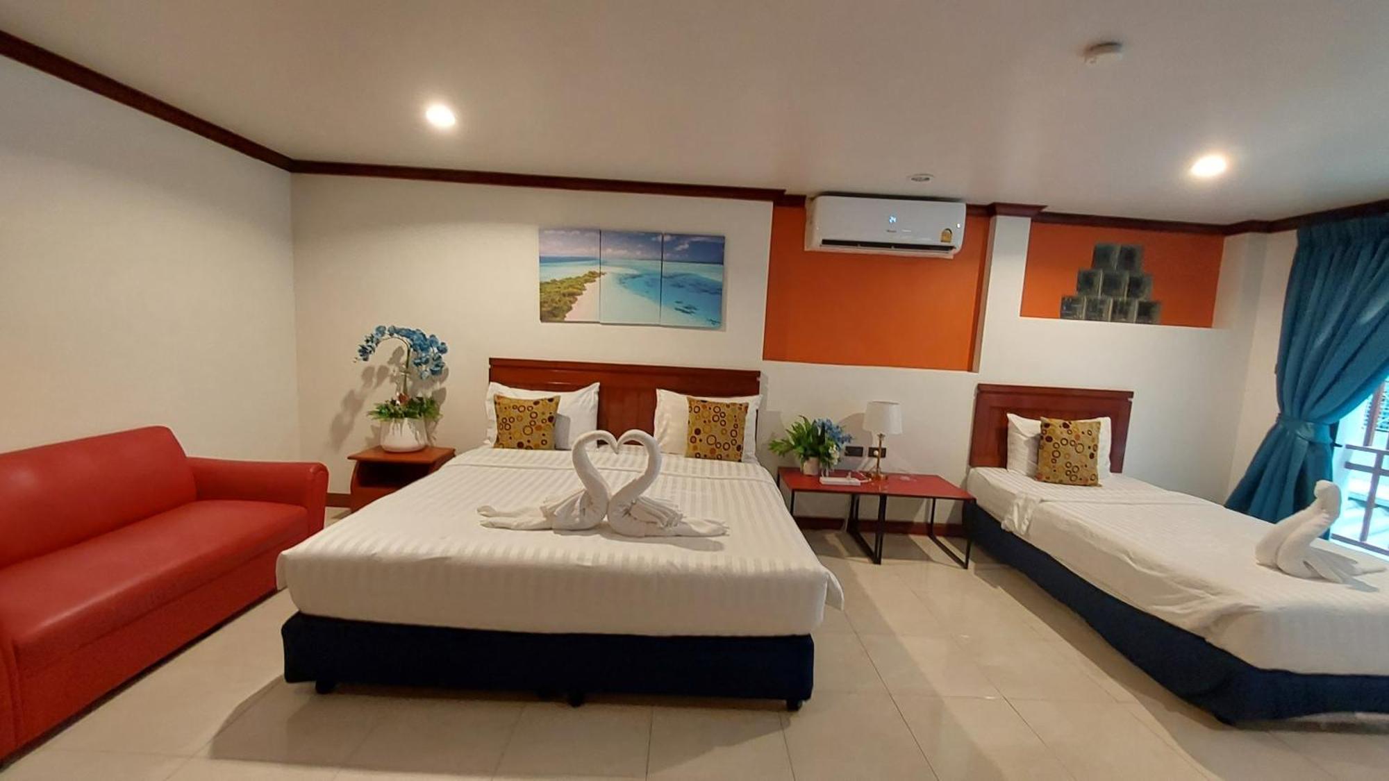 Benetti House Hostel Patong Екстериор снимка