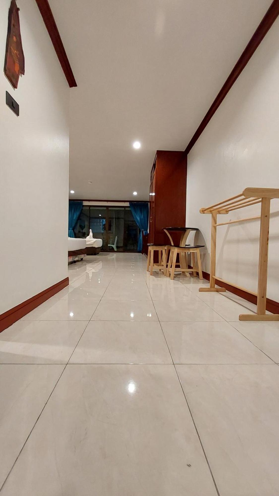 Benetti House Hostel Patong Екстериор снимка