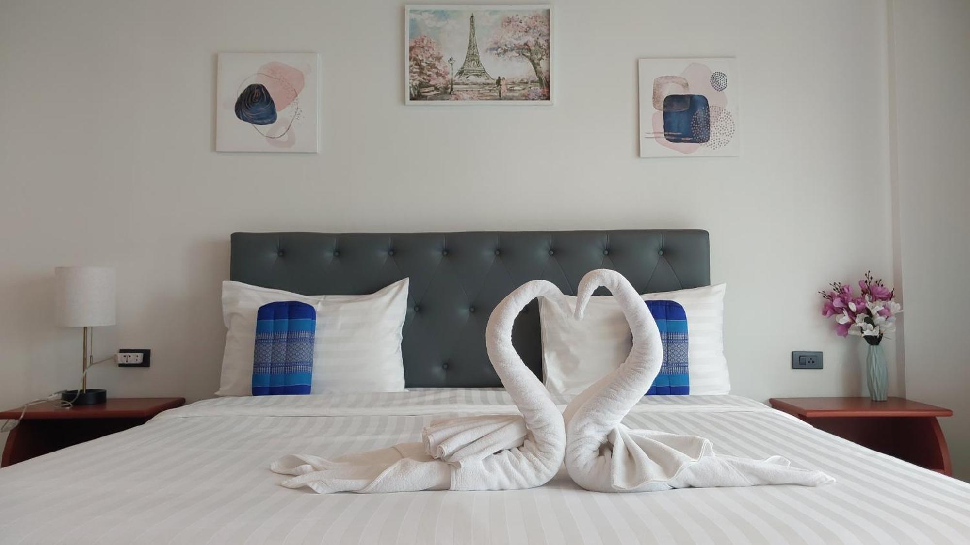 Benetti House Hostel Patong Екстериор снимка